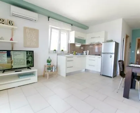 Slanica-vlake 8a Apartment Murter