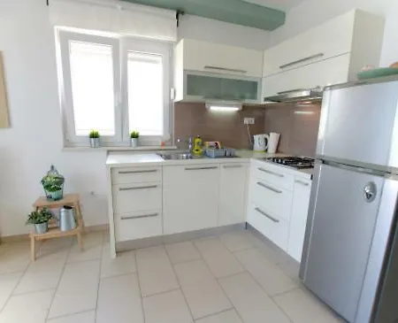 Apartment Slanica-vlake 8a Murter